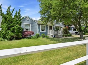 4 Bacon Lane, Babylon NY 11702