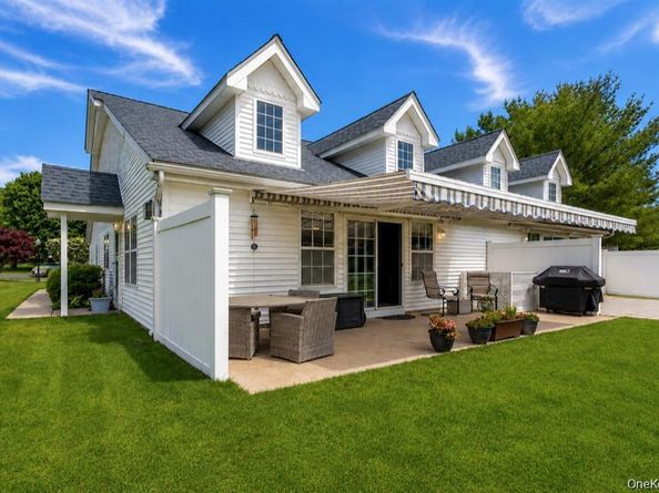 7 Summerfield Lane S 7, Aquebogue NY 11901