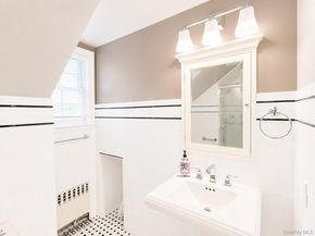 15 Anita Place, Farmingdale NY 11735