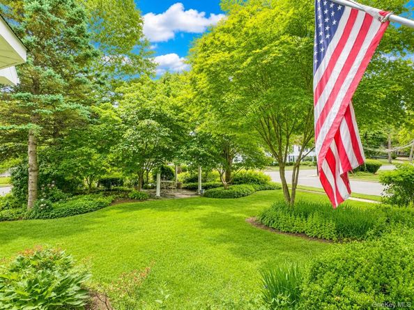 15 Anita Place, Farmingdale NY 11735