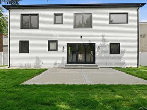 24 Middle Lane, Westbury NY 11590