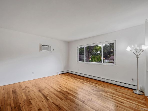 32 Vautrin Avenue, Holtsville NY 11742