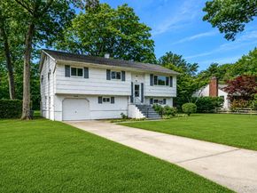 32 Vautrin Avenue, Holtsville NY 11742