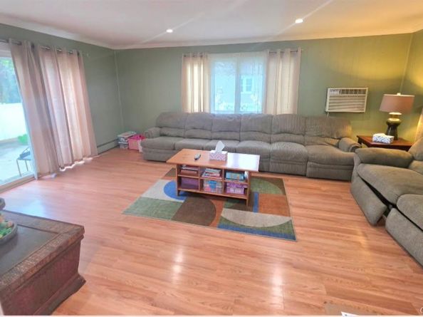 185 Audley Court, Copiague NY 11726