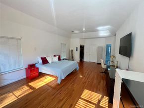 39 Independence Way, Miller Place NY 11764
