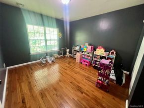 39 Independence Way, Miller Place NY 11764