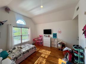 39 Independence Way, Miller Place NY 11764