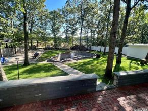 39 Independence Way, Miller Place NY 11764