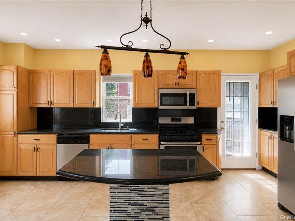 227 Calhoun Avenue, Bronx NY 10465