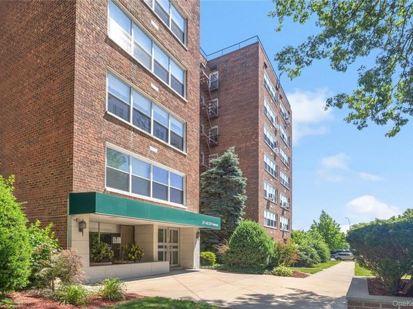 211-65 23rd Avenue 5E, Bayside NY 11360