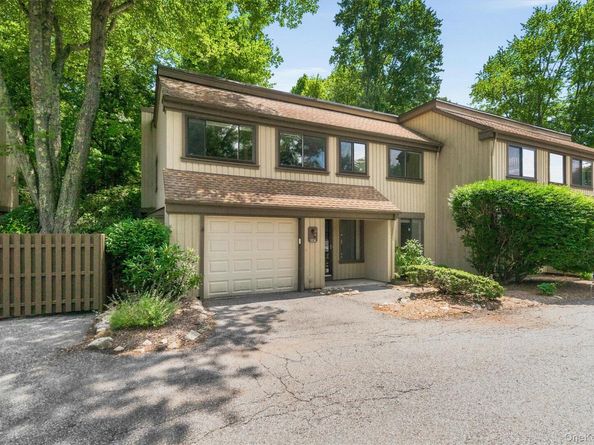 12 Heritage Hills A, Somers NY 10589