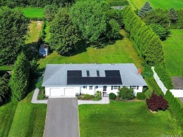 124 Donna Drive, Baiting Hollow NY 11933