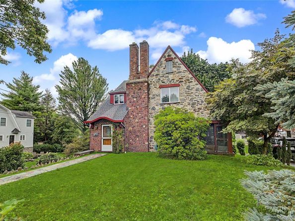 37 Lansdowne Drive, Larchmont NY 10538
