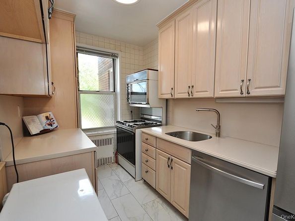 491 Riverdale Avenue 3C, Yonkers NY 10705