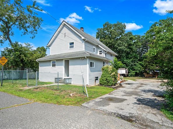 25 William Street, Central Islip NY 11722