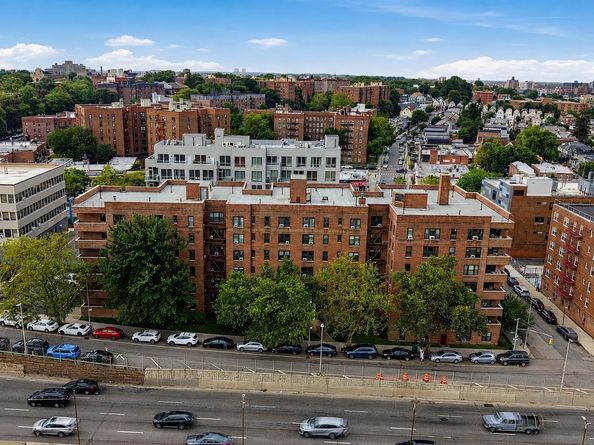 84-31 Van Wyck Expressway 2B, Briarwood NY 11435