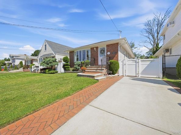 3615 Tonopah Street, Seaford NY 11783
