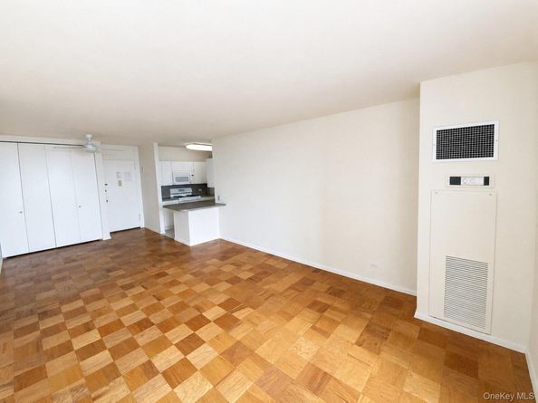 27010 Grand Central Parkway 7C, Floral Park NY 11005