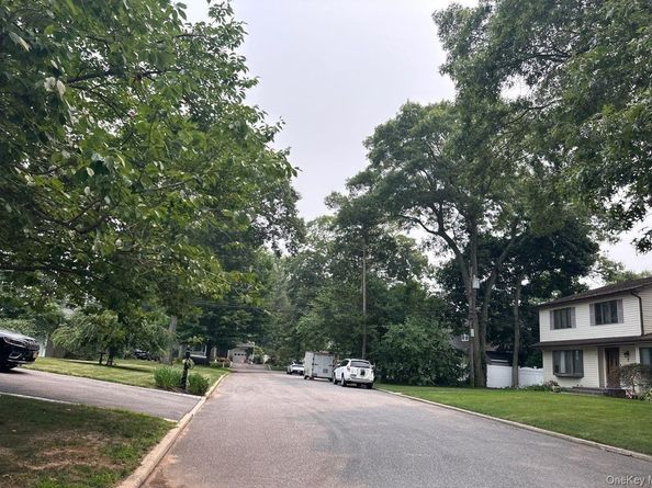 47 Cleremont Avenue, Saint James NY 11780
