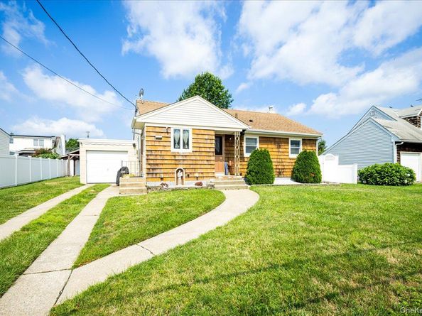 17 Joludow Drive, Massapequa Park NY 11762