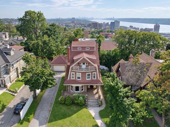 10 Delavan Terrace, Yonkers NY 10703