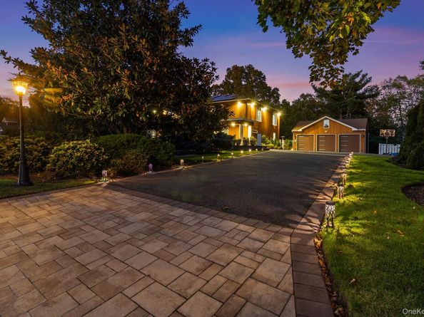8 Winthrop Drive, Dix Hills NY 11746