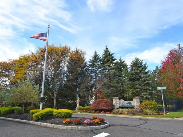 16 Oak Run, Stony Brook NY 11790