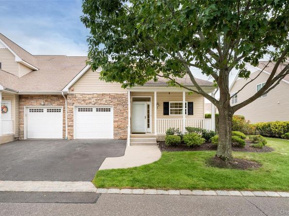 7 Pond Circle, Mount Sinai NY 11766