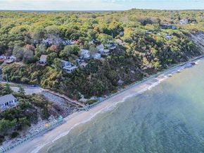 10 Acorn Path, Baiting Hollow NY 11933