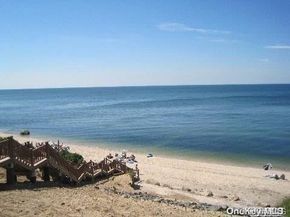 10 Acorn Path, Baiting Hollow NY 11933