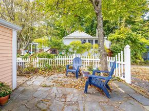 10 Acorn Path, Baiting Hollow NY 11933