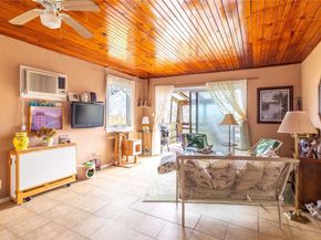 10 Acorn Path, Baiting Hollow NY 11933