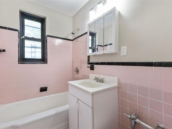 112-24 Northern Boulevard 2E, Corona NY 11368