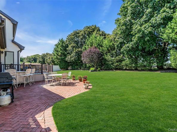 31 Daffodil Drive, Farmingdale NY 11735