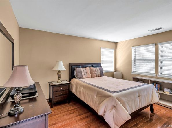31 Daffodil Drive, Farmingdale NY 11735