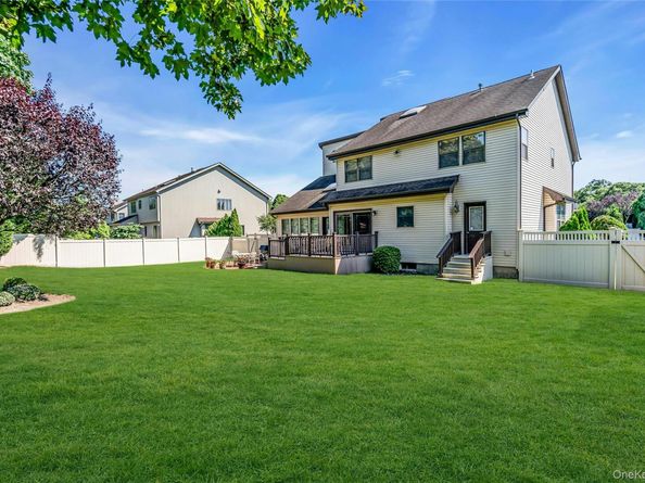 31 Daffodil Drive, Farmingdale NY 11735
