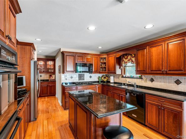 31 Daffodil Drive, Farmingdale NY 11735