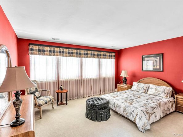 31 Daffodil Drive, Farmingdale NY 11735