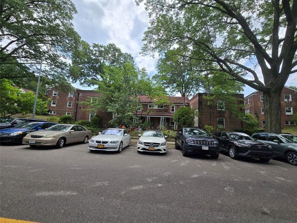 150-14 Geothals Avenue 45F, Briarwood NY 11432