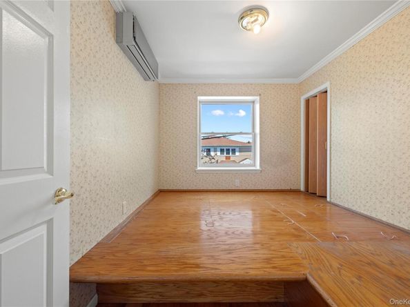 12206 25th Avenue 2A, College Point NY 11356