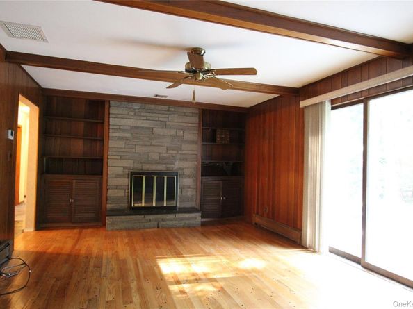 54 Aspen Lane, Stony Brook NY 11790