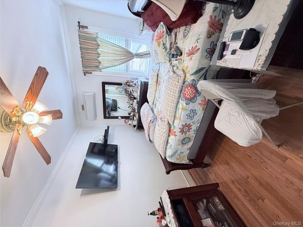 10210 93rd Avenue, Richmond Hill NY 11418