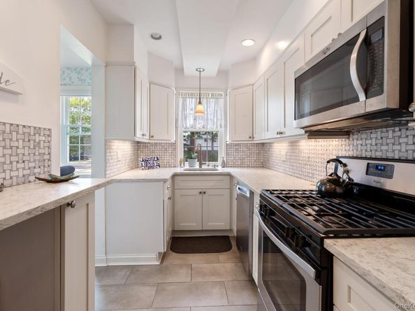 102 S Village Avenue 2B, Rockville Centre NY 11570