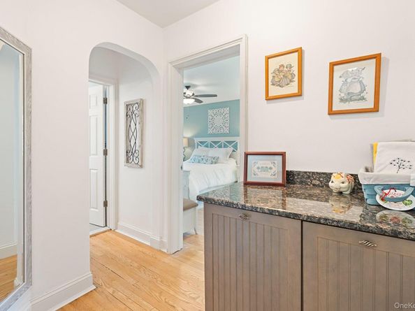 102 S Village Avenue 2B, Rockville Centre NY 11570