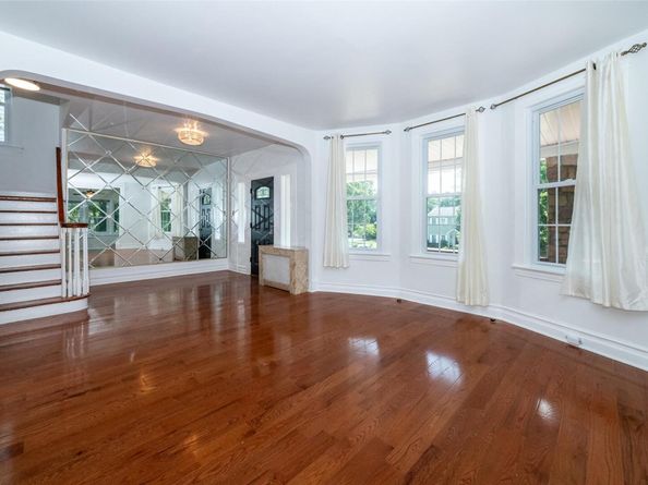 29 Brookdale Avenue, New Rochelle NY 10801