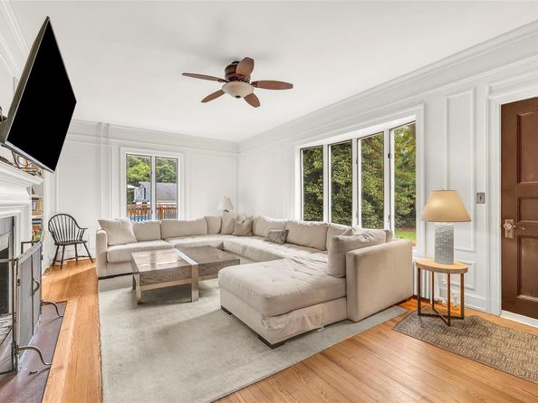 15 Abbey Creek, East Islip NY 11730