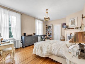 15 Abbey Creek, East Islip NY 11730