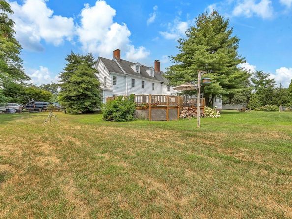 15 Abbey Creek, East Islip NY 11730
