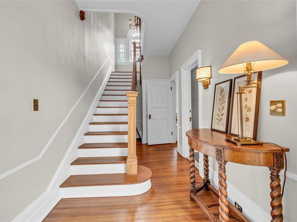 15 Abbey Creek, East Islip NY 11730