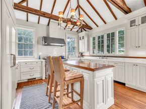 15 Abbey Creek, East Islip NY 11730